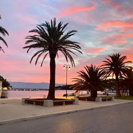 Damir Bonina Apartman Jelsa